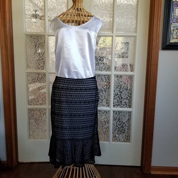 Pencil Silhoutte Black Skirt Peekaboo with Flared Hem - Picture 3 of 9